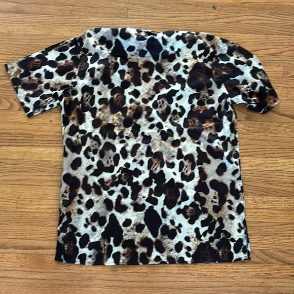 Oro Leopard Button Up - Picture 4 of 4